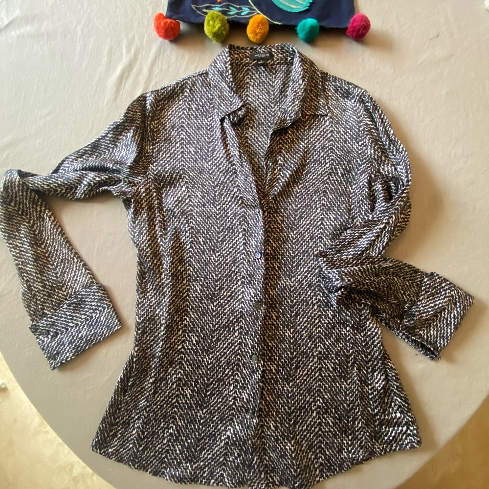 Ann Taylor Black and White Button Down Shirt